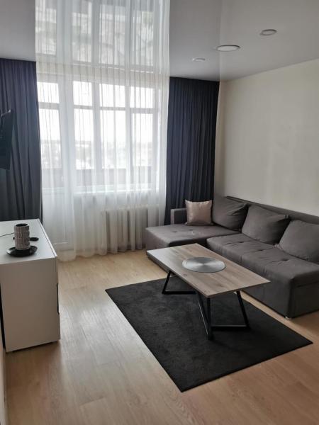 Auf dem Foto ist das Objekt Lauros 1 & R Apartamentai in der Stadt Piniava zu sehen.