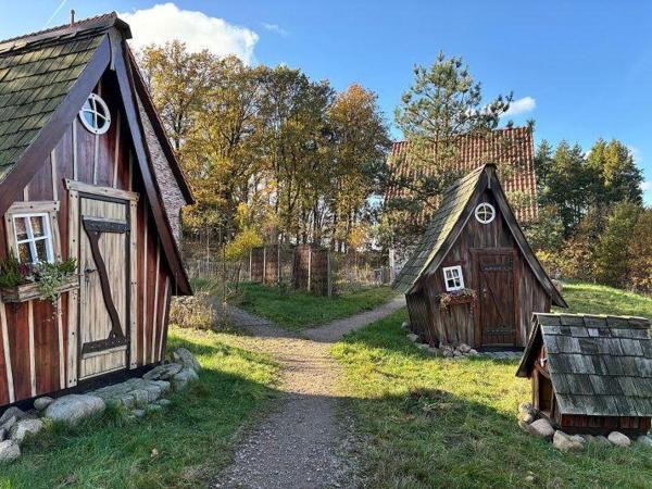 Na fotografii je vidět objekt Bispinger-Heidezauber-Haus-Weissdorn nacházející se ve městě Bispingen.