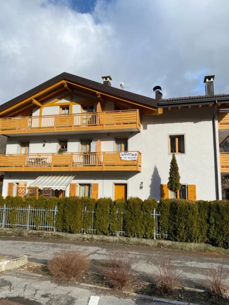 På billedet ses objektet rendena house beliggende i byen Caderzone.