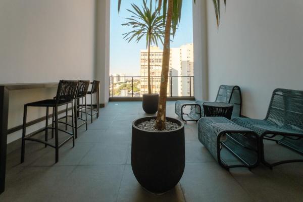 Na zdjęciu widoczny jest obiekt Apartamento Centro Moderno CA403 położony w mieście Maringá.