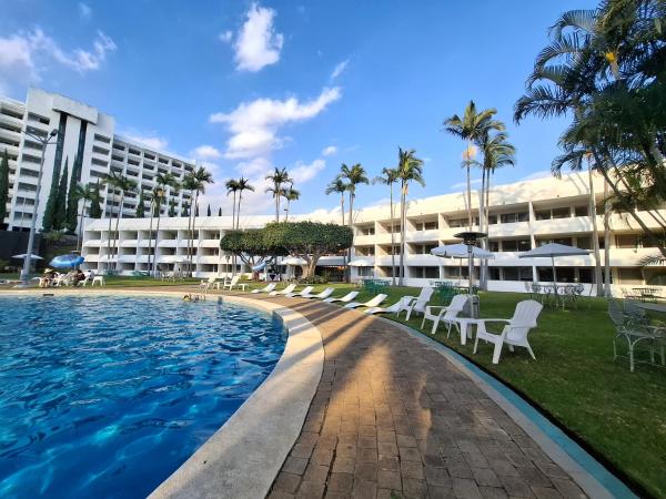 Na fotografii je vidět objekt Hotel Aristos Cuernavaca nacházející se ve městě Cuernavaca.