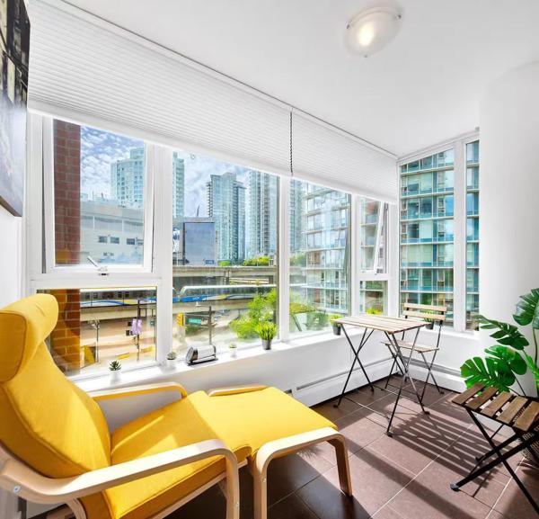 A la foto es mostra l'objecte Stylish Condo in Downtown situat a la ciutat de Vancouver.