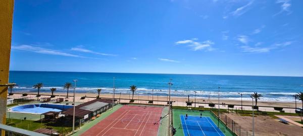 A la foto es mostra l'objecte Vacansis Apartamento Port Saplaya 1ª Linea situat a la ciutat de Foyos.