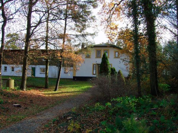 A la foto es mostra l'objecte Hof Reitmoor situat a la ciutat de Haale.