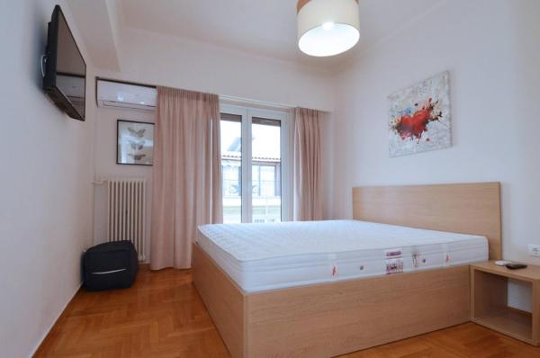 Φωτογραφία 3: Studio in the heart of Athens, next to Metro &...