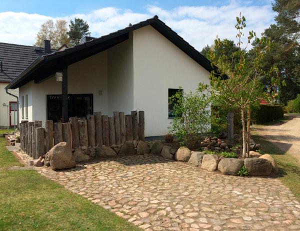 Na zdjęciu widoczny jest obiekt Ferienhaus am Fleesensee położony w mieście Silz.