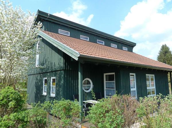 Na zdjęciu widoczny jest obiekt Ferienhaus Nr 18B1, Feriendorf Hagbügerl, Bayr Wald położony w mieście Waldmünchen.