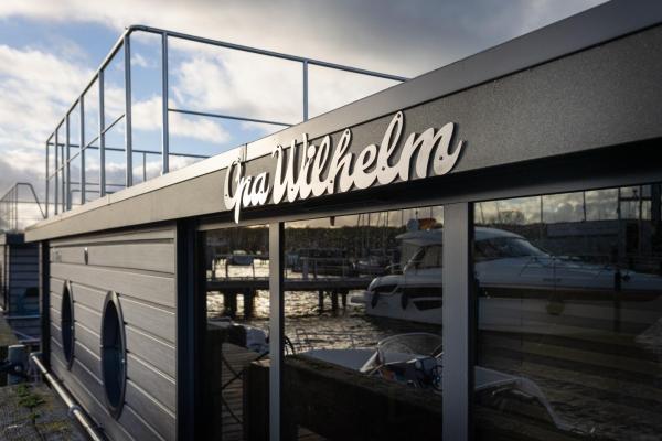 A la foto es mostra l'objecte exclusives Hausboot