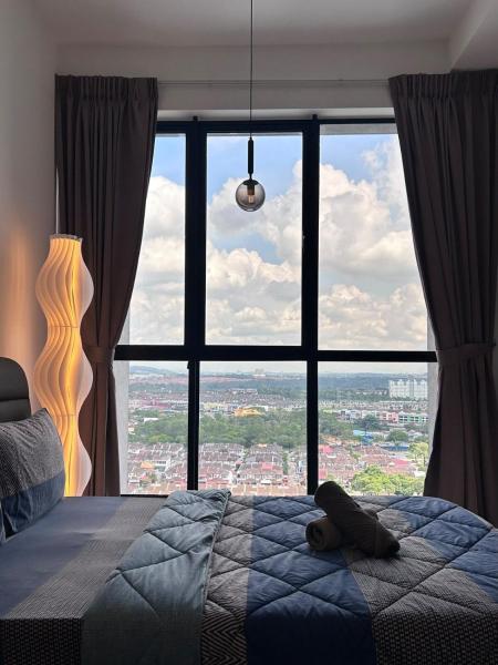 Sky Trees Bukit Indah AEON Netflix A16, Johor Bahru