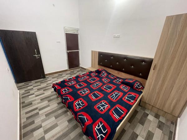Auf dem Foto ist das Objekt Home stay karma in der Stadt Orchha zu sehen.