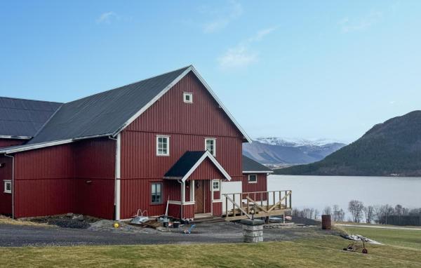 Na zdjęciu widoczny jest obiekt Cozy Apartment In Malmefjorden położony w mieście Tornes.