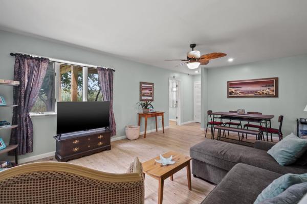 Photo 7 : Escape at Deep Hole Hideaway - Pet friendly duplex!