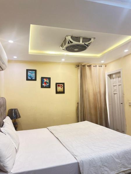 A la foto es mostra l'objecte Paradise hotel aparttment situat a la ciutat de Lahore.