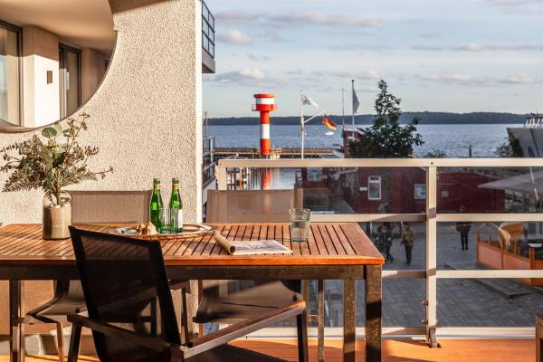 Apartment 5 - "Am Yachthafen 5", Apartmenthaus Hafenspitze, - Blickrichtung Offenes Meerstrandpromenade - Ulsnis