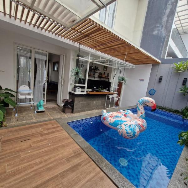 Nella foto è visibile l'oggetto Ciara Villa with private pool situato nella città di Batu.