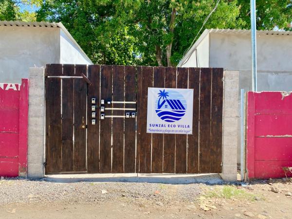 A la foto es mostra l'objecte Eco Villa, El Sunzal ISA Surfing situat a la ciutat de El Sunzal.