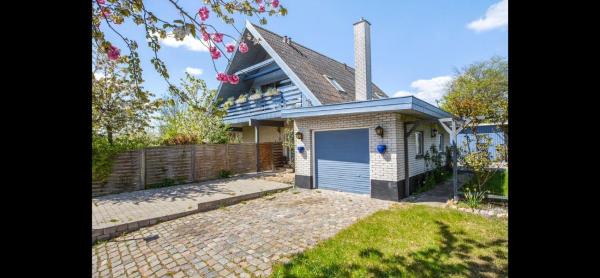 På billedet ses objektet Helt i natur og tæt på stranden beliggende i byen Valløby.