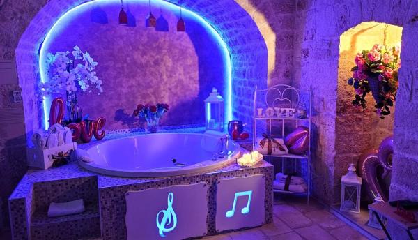 Auf dem Foto ist das Objekt SINFONIE PUGLIESI LUXURY ROOM in der Stadt Turi zu sehen.