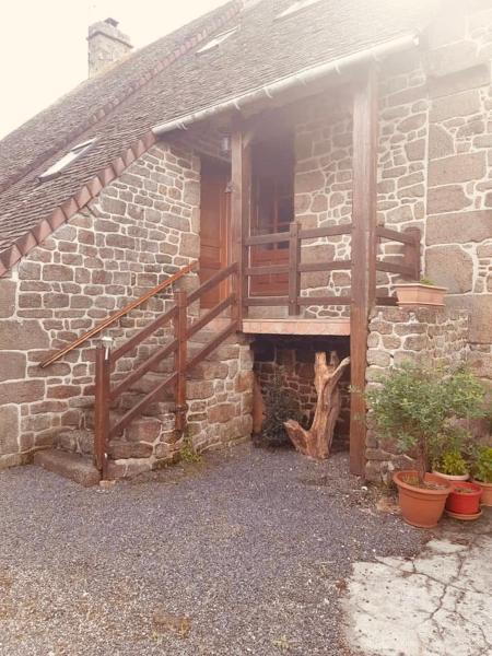 照片显示了位于Orgères-la-Roche市的Maison 10p à la campagne物件。