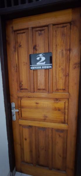 Na fotografii je vidět objekt Devina House nacházející se ve městě Kuta.