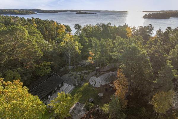 Na zdjęciu widoczny jest obiekt Cosy cottage on Island położony w mieście Utö.