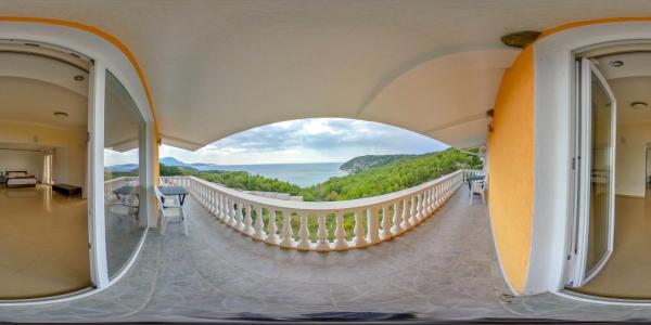 A la foto es mostra l'objecte Apartman -PANORAMA LUX situat a la ciutat de Sutomore.