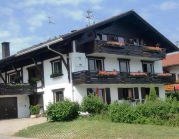 En la foto se muestra el objeto FeWo TONI im AKTIV Landhaus ubicado en la ciudad de Sibratshofen.