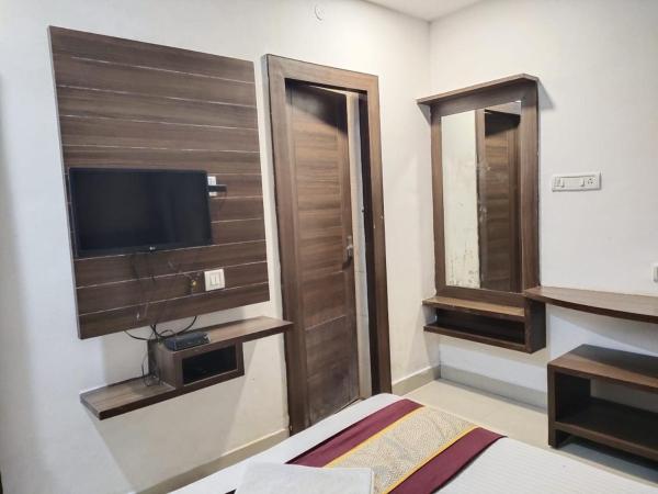 A la foto es mostra l'objecte Khaleej Residency Near U S Embassy situat a la ciutat de Chennai.