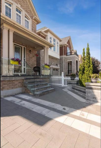 A la foto es mostra l'objecte Comfortable & Cozy 2BR Hideaway Basement Appartment situat a la ciutat de Brampton.