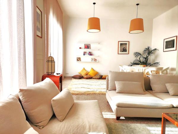 The 31 Grand Théâtre by IB Signature - Boho Chic 1BR Apt - with Wifi - Self check-in - 24 x7 Security - City View with terrace - Walk to Cafes! City Centre, Tram, Casablanca