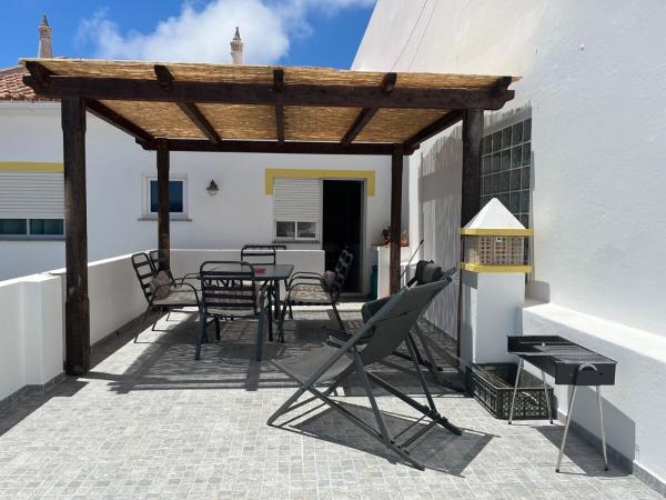 Auf dem Foto ist das Objekt Sun Guest House in der Stadt Rogil zu sehen.