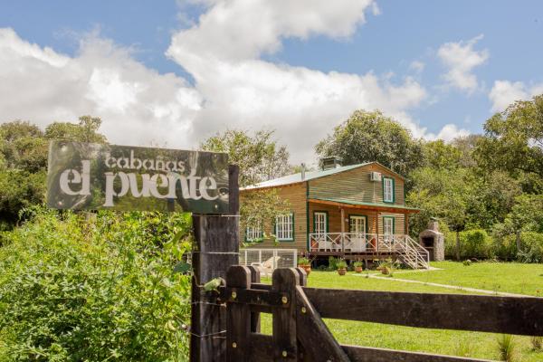 A la foto es mostra l'objecte Cabañas El Puente situat a la ciutat de Salta.