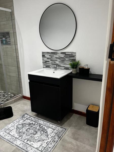 A la foto es mostra l'objecte Riverstone Studio - Self Catering situat a la ciutat de Perserance.