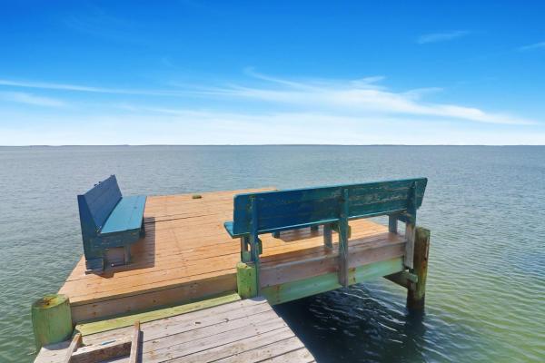 A la foto es mostra l'objecte My Island Escape - North Main & private dock! situat a la ciutat de Deep Hole.