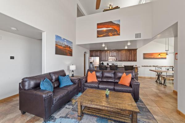 A la foto es mostra l'objecte Steel Bender Villa - Pool, Hot Tub, Rim Views situat a la ciutat de Moab.