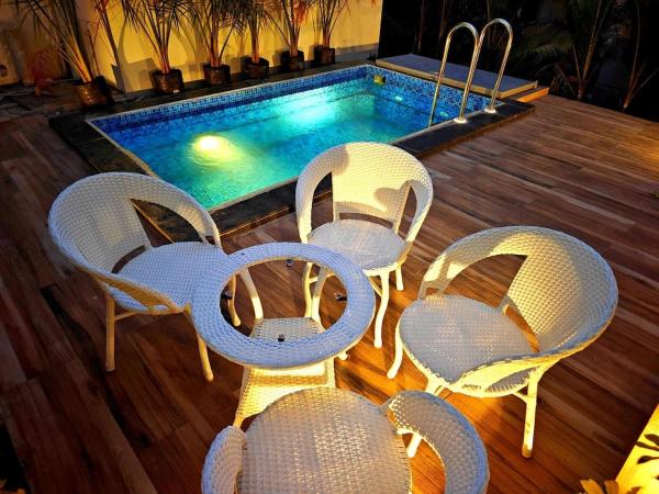 A la foto es mostra l'objecte Noach Villa, Spacious with Private Pool just 30 km from E-City situat a la ciutat de Mattigiri.