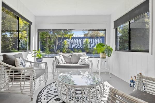 A la foto es mostra l'objecte Waves Retreat - Coastal Style Home near Warana Beach situat a la ciutat de Parrearra.