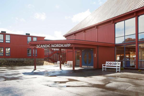 På billedet ses objektet Scandic Nordkapp beliggende i byen Gjesvær.