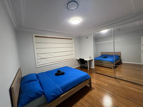 Auf dem Foto ist das Objekt 4 Yellow Room in der Stadt Beecroft zu sehen.