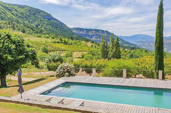 På billedet ses objektet Maison authentique en Drôme Provençale beliggende i byen Saint-May.