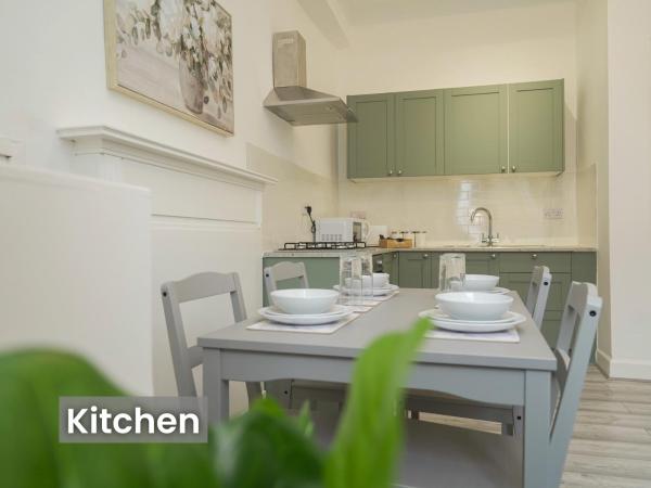 Edinburgh Modern Apartment in Haymarket, city centre, Edynburg