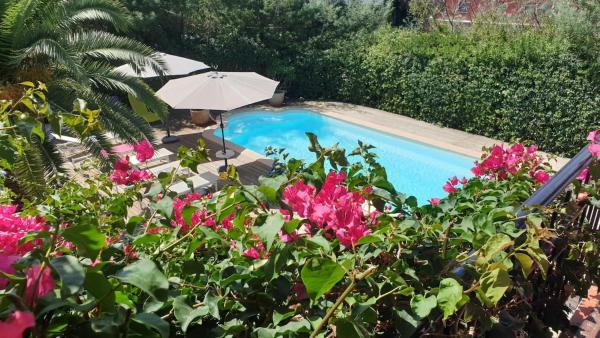 Na zdjęciu widoczny jest obiekt Maison de charme sur la Costa Brava położony w mieście Fonts.