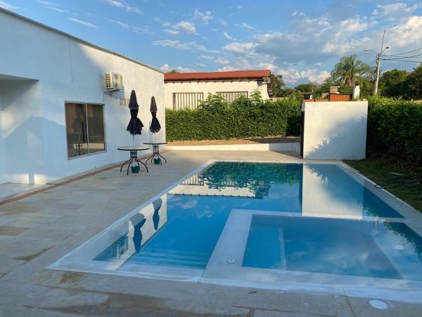 照片显示了位于Carmen de Apicalá市的Casa Carmen de Apicala con piscina物件。