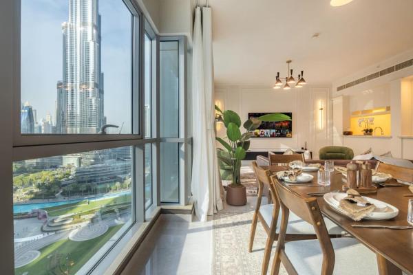 A la foto es mostra l'objecte 2-Bedroom Apartment with Full Burj Khalifa & Opera House Views Just 9 Min Walk to Dubai Mall! situat a la ciutat de Dubai.