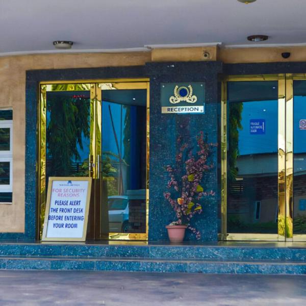 Auf dem Foto ist das Objekt Nafelis Hotel Enugu in der Stadt Enugu zu sehen.