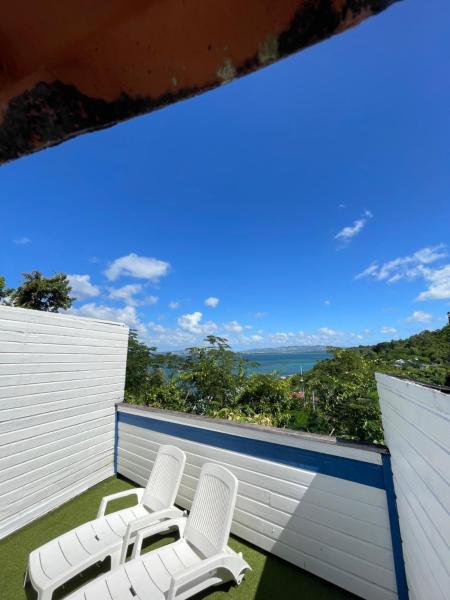 Grand studio avec terrasse, vue mer, Les Trois-Îlets