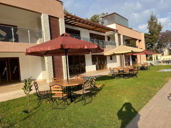 Na zdjęciu widoczny jest obiekt Kamuthanga Gardens położony w mieście Kangundo.
