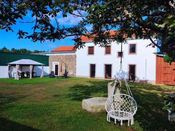 A la foto es mostra l'objecte A Casa do Lado situat a la ciutat de Ponteceso.