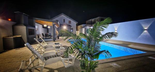 A la foto es mostra l'objecte Villa White Pearl Buna situat a la ciutat de Hodbina.