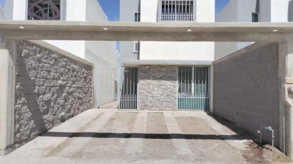 写真にはデュランゴ市にあるCasa Villas del Manantialが写っています。